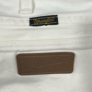 White Wrangler Jeans 34 x 30